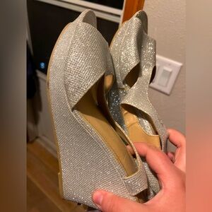 Sparkly silver dress shoes, great for prom